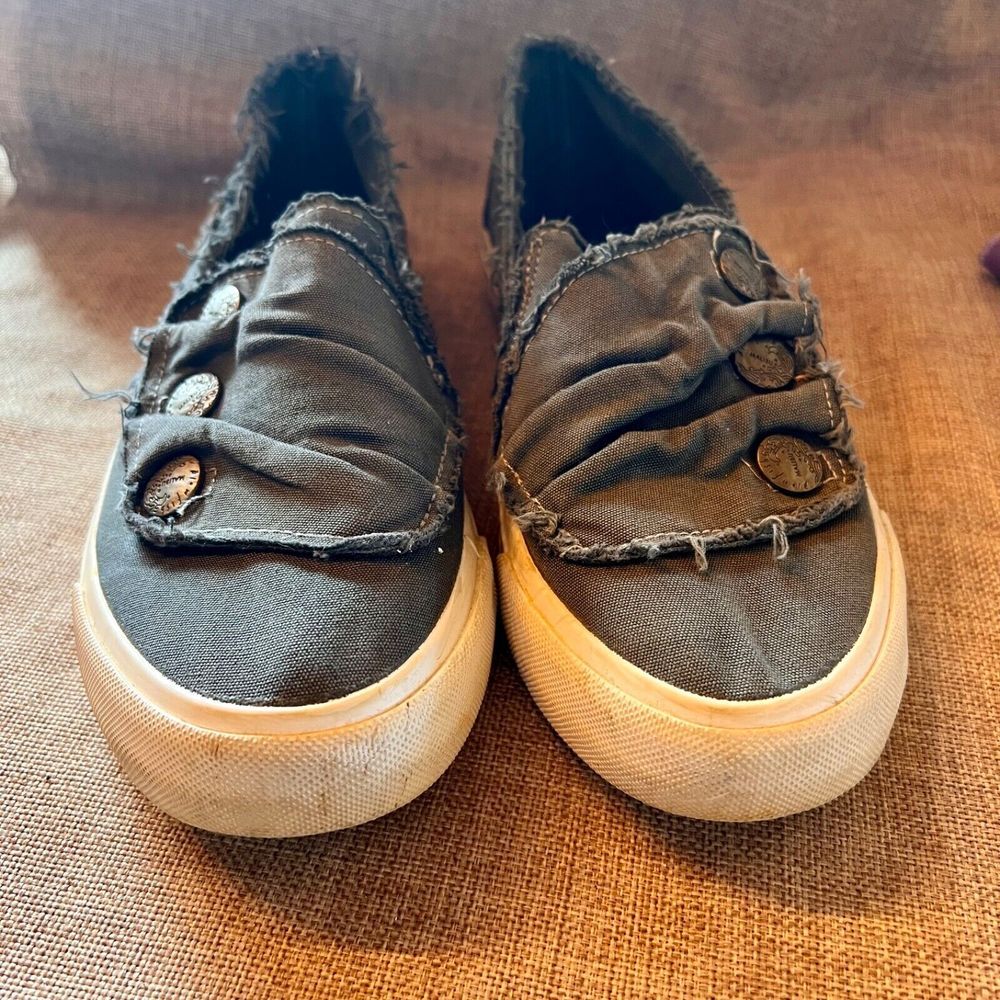 Blowfish Rouched Button SlipOn Dark Gray Women's Shoes Size 8.5 Casual PreOwned